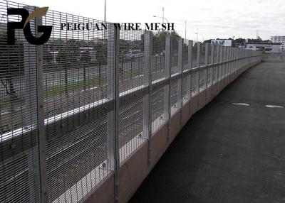 Chine Montée Mesh Panels Hot Dipped Galvanized du fil 1.5m de fer anti à vendre