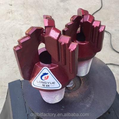 China Latest chinese product three wing step pdc steel drilling drag bit Te koop