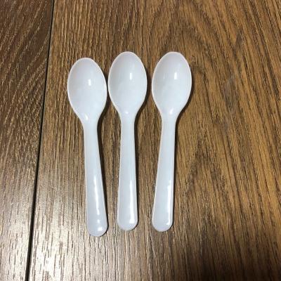 China Portable Kitchen Tool Cutlery Spoon 11cm PS Disposable Clear Plastic Catering Spoon Disposable Spoon Customized Party Tableware Set for sale