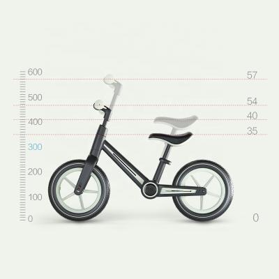 China Luxury Kids Balance Bike No Pedal Seat and Handle Adjustable Kids Balance Bike Foldable Kids Training Bike for sale