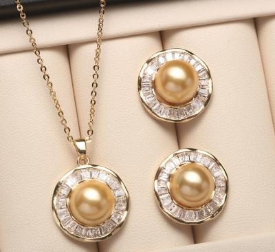 China Environmentally Friendly Vintage Palace Shell Pearl Necklace Earrings Set Female Fashion Temperament Zircon Shell Pearl Set Banquet Ornaments Jewelry Set for sale