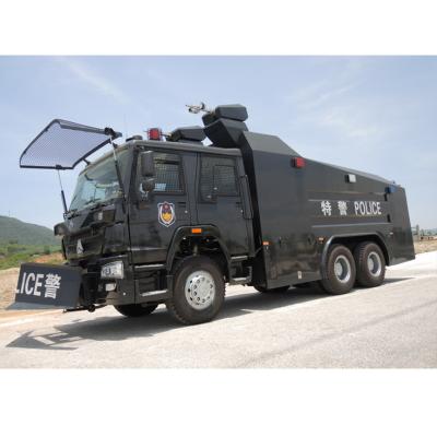 China Riot Control Water Fire Truck 3001 - 5000L for sale