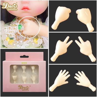 China Cartoon Toy Hot Selling Factory Direct Selling Doris 22.5cm Mende Doll Body Cloth Stone Replaceabl Hand Palm Joint Replaceable Scissors for sale