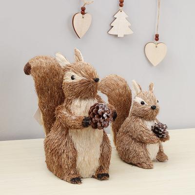 China Cute Resin Wholesale Resin Christmas Decorations Ornaments Natural Squirrel Dolls Gifts for sale