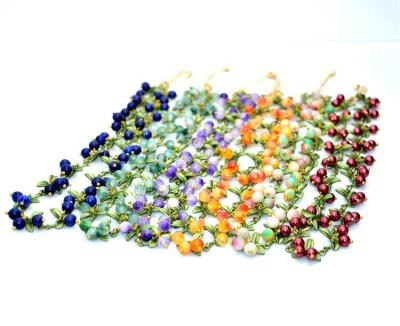 China Factory Wholesale Environmentally Friendly Flowers Baked Painted Green Cranberry Natural Stone Necklace for sale