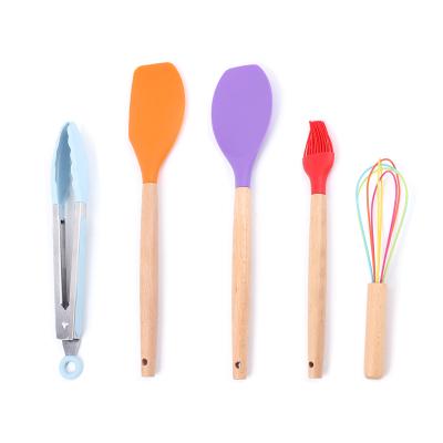 China Non Viable 5pieces Stick In 1 Silicone Baking Tool Kit With Wooden Handle Spatula Brush Kitchen Pastry Tools for sale