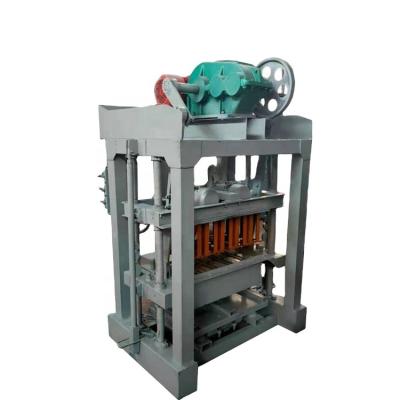 China Hot Selling Block Machine QT4-40A In Uganda Small Brick Making Machine Price Vibrating Block Machine for sale