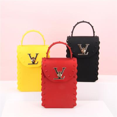 China 2020 fashion newcomer ladies cross - famous brands of body bag designer handbags freeze purse women's luxury handbags for sale