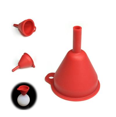 China Viable Silicone Collapsible Funnel Set Folding Funnels Portable Household Kitchen Liquid Dispensing Tools for sale