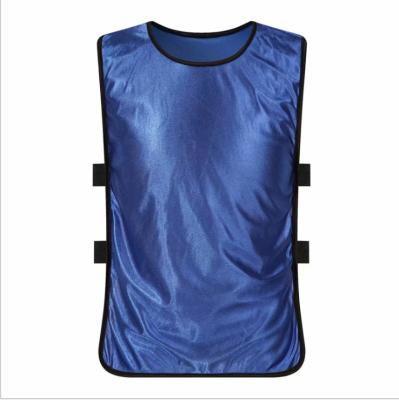 China 2022 Breathable New Best Selling Mesh Training Soccer Bibs Football Sport Vest for sale