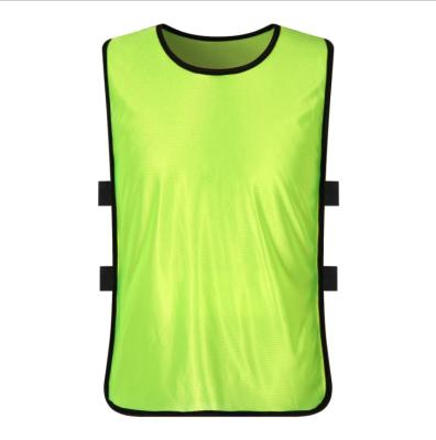 China 2021 New Popular Manufacturer Breathable Custom Print Mesh Sports Invest Football Vest 100% Polyester Training Bibs For Men And Women for sale