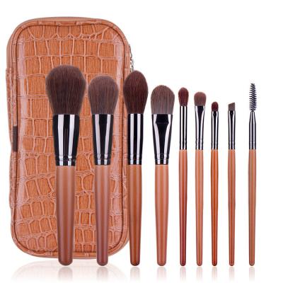 China XIONGPENG Skin-Friendly Premium Makeup Brushes Wooden Handle Makeup Brush Set for sale