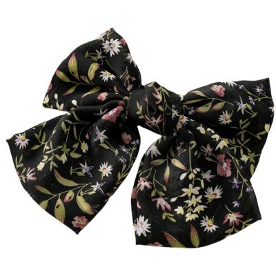 China Fine New Oversized Floral Knotted Hair Clip Ladies Pan Hair Women Double Bow Hair Clip Office Cloth 2021 for sale