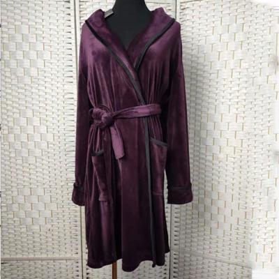 Chine Le pyjama mauve-foncé de femmes a placé/robe/peignoirs de sommeil pour l'hiver à vendre