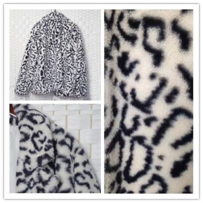 Cina Rivestimento della pelliccia del Faux delle donne, cappotto falso resistente del leopardo della pelliccia dell'acqua in vendita