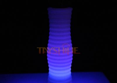 Chine Le plastique ignifuge a illuminé allument le refroidisseur de vin du seau à glace/LED pour l'arrière-cour, jardin à vendre