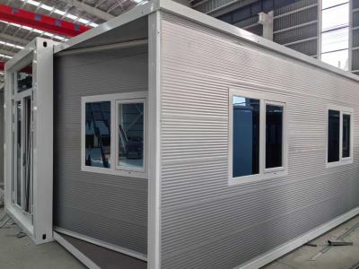 中国 臨時または恒久的な住居のための拡張可能なコンテナハウスにおけるポリウレタン泡断熱とアルミ合金滑り窓 販売のため