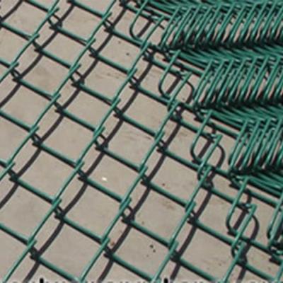 China Easily Assembled Chain Link Fence Prices, Chain Link Fence On Wooden Posts, PVC Coated Diamond Fence for sale