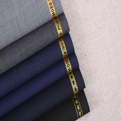 China Breathable high-end worsted woolen fabric 70 wool can be used for women's suit, casual dress and long skirt for sale