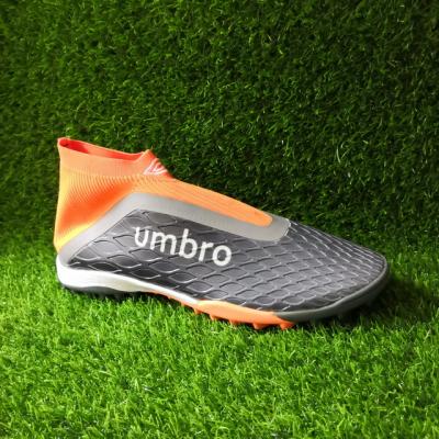 China Customized Wholesale Men's Soccer Boot TF Football Shoes Laceless Weshine for sale