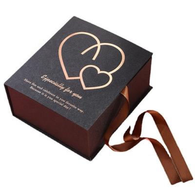 China Reused Anniversary Valentine Rose Flower Gift Box Cardboard Flip Folding Cardboard Ribbon Closure Factory Price Sim-part Materials for sale