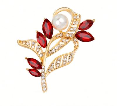 China Fashion Ruby Crystal Brooch Pin Gold Plated Rhinestone Brooches Women Pearl Wedding Brooch Pin for sale