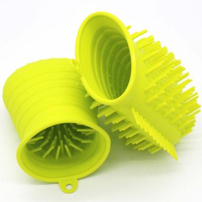 China 2022 New Design Viable Universal Dog Grooming Brush Dog Foot Seal Dog Paw Cleaner for sale