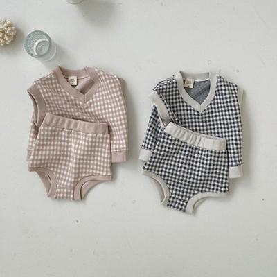 China Autumn Clothing Cute Suit Plaid V-Neck Smart Casual Infant Toddler Baby Vest Shorts Western Style Two-Piece Suit for sale