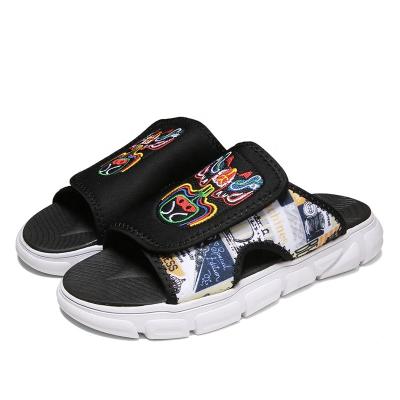 China 2021 Summer Fashion Trend Wholesale New Arrival Men's Sweat-absorbent New Design Fashion Sandal for Running and Daily Life Men Slides LYY-9101 for sale