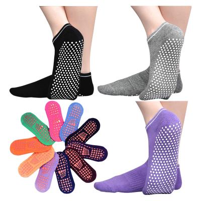 China QUICK DRY factory custom anti slip silicon gel yoga jump trampoline park grip socks for sale