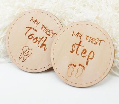 China Monthly Wooden Baby Gifts Cards Africa Baby Milestone Photography Newborn Props Double Sided Engraved Discs for sale