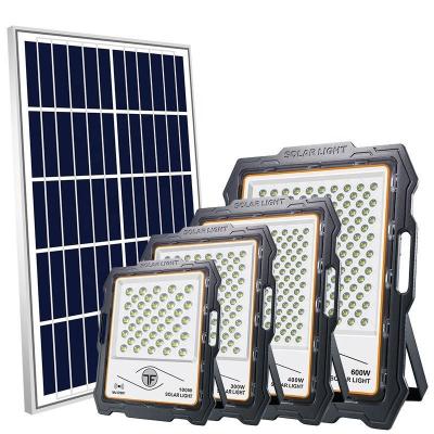 China Lumen Außengarten Ip65 Sicherheitsbewegungssensor Led Solar Flutlicht 300W zu verkaufen