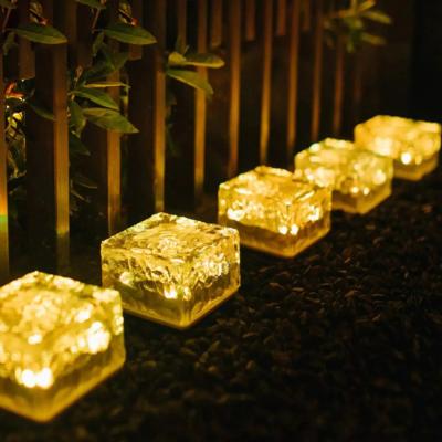 China Lámpara de jardín solar LED de ladrillo de hielo Cubo de luz para jardín al aire libre en venta