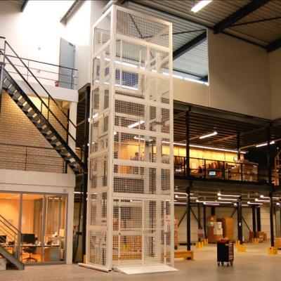 China 3000 kg laadruimte Lift 3m hefhoogte Pakhuis vrachtlift Te koop