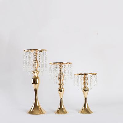 China Nordic style luxury candelabra wedding crystal table centerpieces other metal candle holders lanterns and candle jars for sale