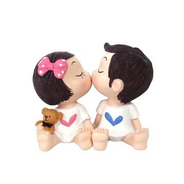 China Folk Art Valentine's Day Gift Genuine Cute Resin Doll Cake Decorating Car Ornament Baking Kiss Birthday Gift for sale