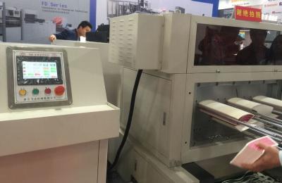 Chine La machine d'impression automatique de Flexo, Flexo meurent coupeur pour les tasses de papier FDC920 à vendre