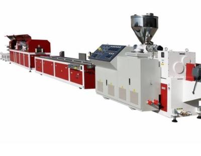 China Recycling Plastic Extruder Machine voor de productie van PVC WPC deurframe en vensterprofiel Te koop