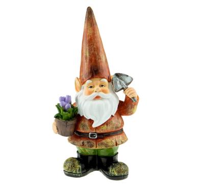 China Europe Garden Gnome Figurine Polyresin Statue For Lawn Ornaments for sale