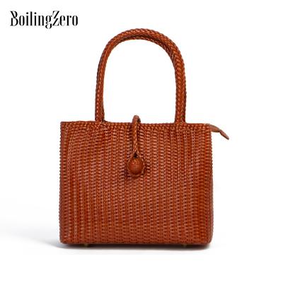 China Other Woven Leather Cross - Body Bags For Woman Shoulder Bag Vintage Classic Style Luxury OEM Handcrafted Leather Bag for sale