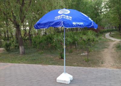 China Los paraguas azules de la publicidad al aire libre, pantalla imprimieron el parasol plegable de la playa en venta