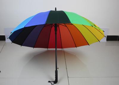 China El paraguas ligero del golf del arco iris para la lluvia, enrolla el paraguas resistente del golf en venta