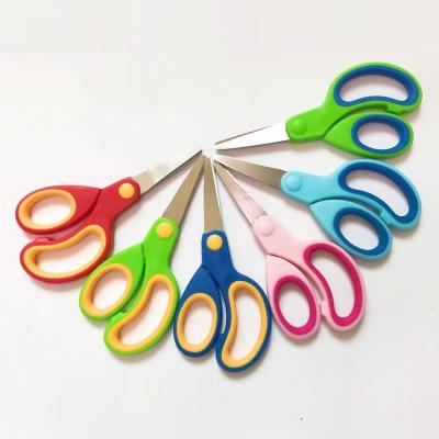 China Universal Fit Into Stock Early-Age Safety Student Butterfly Mini Scissors Plastic Kids Small Scissors for sale