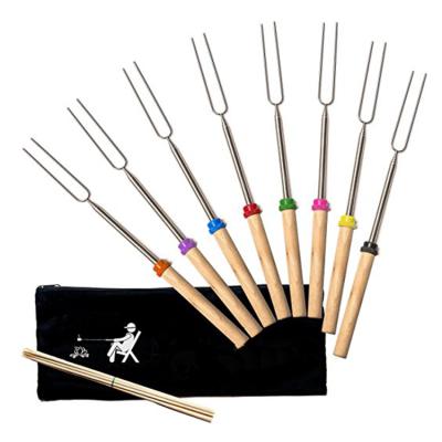 China New Easily Cleaned 8 Color Wooden Handle Marshmallow BBQ Spits Stainless Steel BBQ Stick Telescoping Marshmallow Roasting Sticks for sale