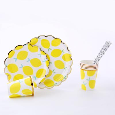 China Disposable Eco-friendly Hot Sale Gold Blocking Disposable Tableware Lemon and Strawberry Printing Party Paper Plates for sale