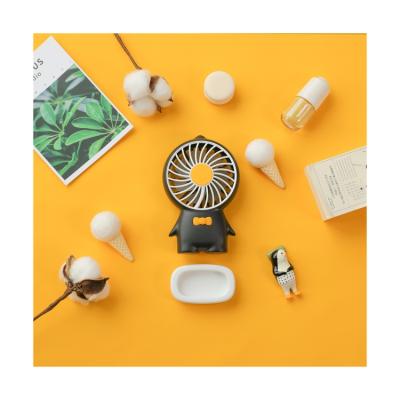 China OEM Cute Small Mini Fan Hot Wholesale Consumer Mini Rechargeable Electronic Fan for sale