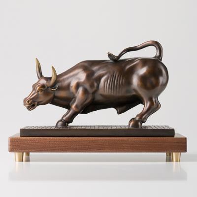 China Indoor Bronze Sculpture Art Animal Statues Small Miniature Europe Home Decoration Bull for sale