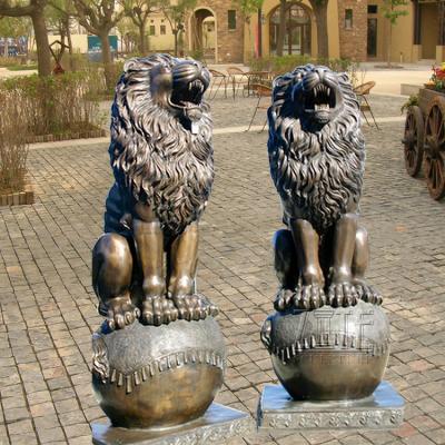 China Europe Outdoor Life Size Door Decoration Beautiful Lion Statues Sitting Bronze Sculpture for sale