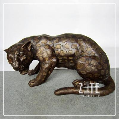 China Europe metal classic life size beautiful craft bronze leopard statue for garden decoration for sale