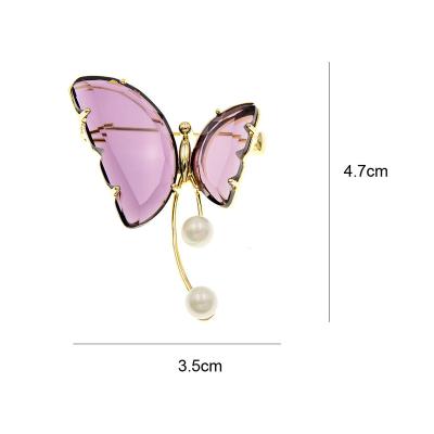 China ALLOY Pearl and Crystal Butterfly Pin Brooches For Women Jewelry Copper Wedding Romantic Brooch 2 Colors Available for sale